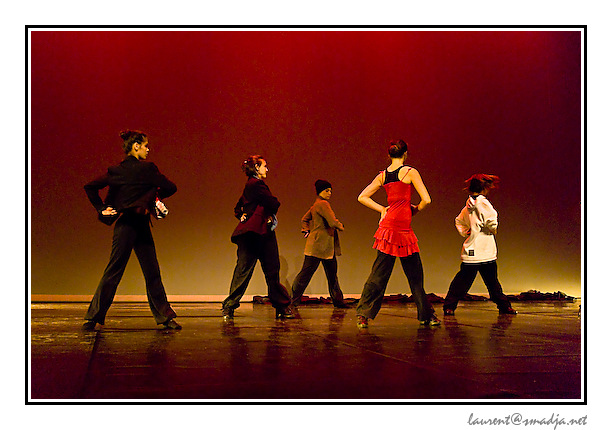 Festival Les Arts en Sc�ne 2008&nbsp;-&nbsp;CENTRE K DANCE LEGUEVIN - Matrix Chor�graphie : Nadine Marquet - 14* AMANTICA SAINT ORENS - Danse Macabre - Chor�graphie : Joelle et Danielle Besso