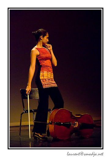 Festival Les Arts en Scène 2008&nbsp;-&nbsp;Association La BOITE A PANDORE Toulouse - Duo pour Violoncelle et Sirènes - Chorégraphie : Véronique Abat