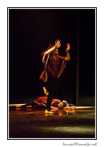 Festival Les Arts en Scène 2008&nbsp;-&nbsp;ASSOCIATION UNIVERS LUTIN CUGNAUX - Couleurs d’Afrique - Chorégraphie : Maité Ruiz