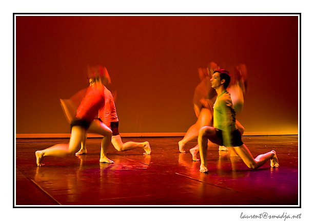 Festival Les Arts en Scène 2008&nbsp;-&nbsp;CENTRE DE DANSE JAMES CARLES TOULOUSE - Architecture d’un grain de folie - Chorégraphie : Hervé Rumeau