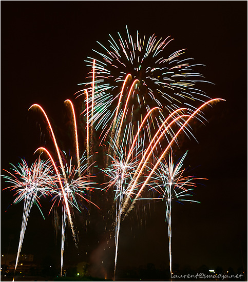 L'Hippodrome se dessine à l'encre de Chine&nbsp;-&nbsp;Grand Feu d'Artifice