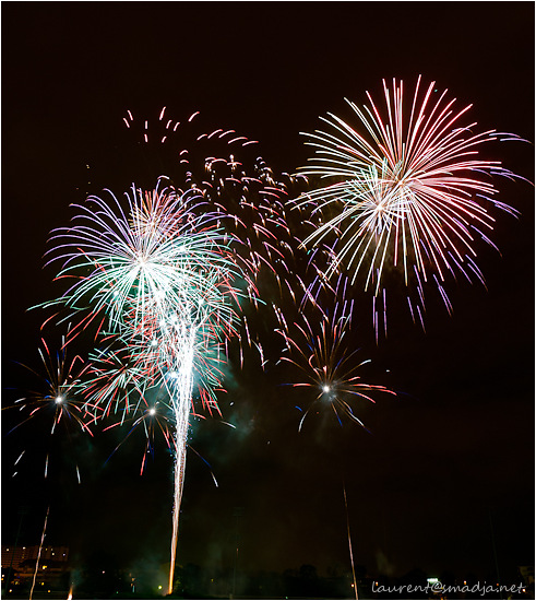 L'Hippodrome se dessine à l'encre de Chine&nbsp;-&nbsp;Grand Feu d'Artifice