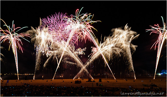 Feu d'artifice - Royan - 15 août 2011&nbsp;-&nbsp;Edouard Grégoire - http://design-pyrotechnique.over-blog.com