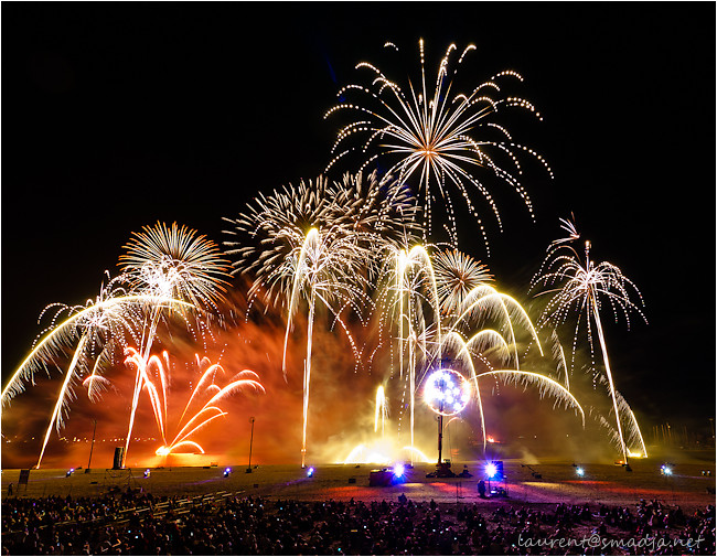 Feu d'artifice - Royan - 15 août 2011&nbsp;-&nbsp;Edouard Grégoire - http://design-pyrotechnique.over-blog.com